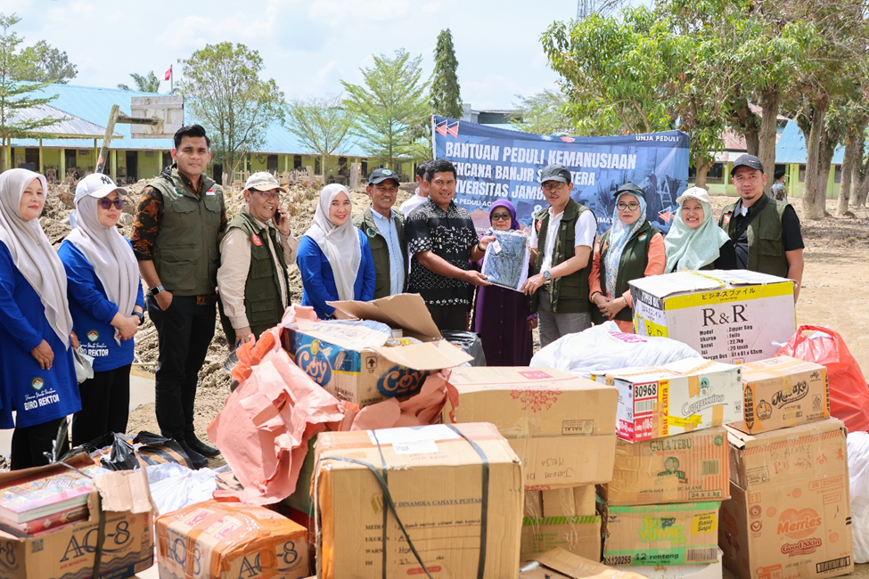 Konsorsium UNSAM dan UNJA Salurkan Bantuan Pendidikan Pemulihan Pascabanjir Aceh Tamiang