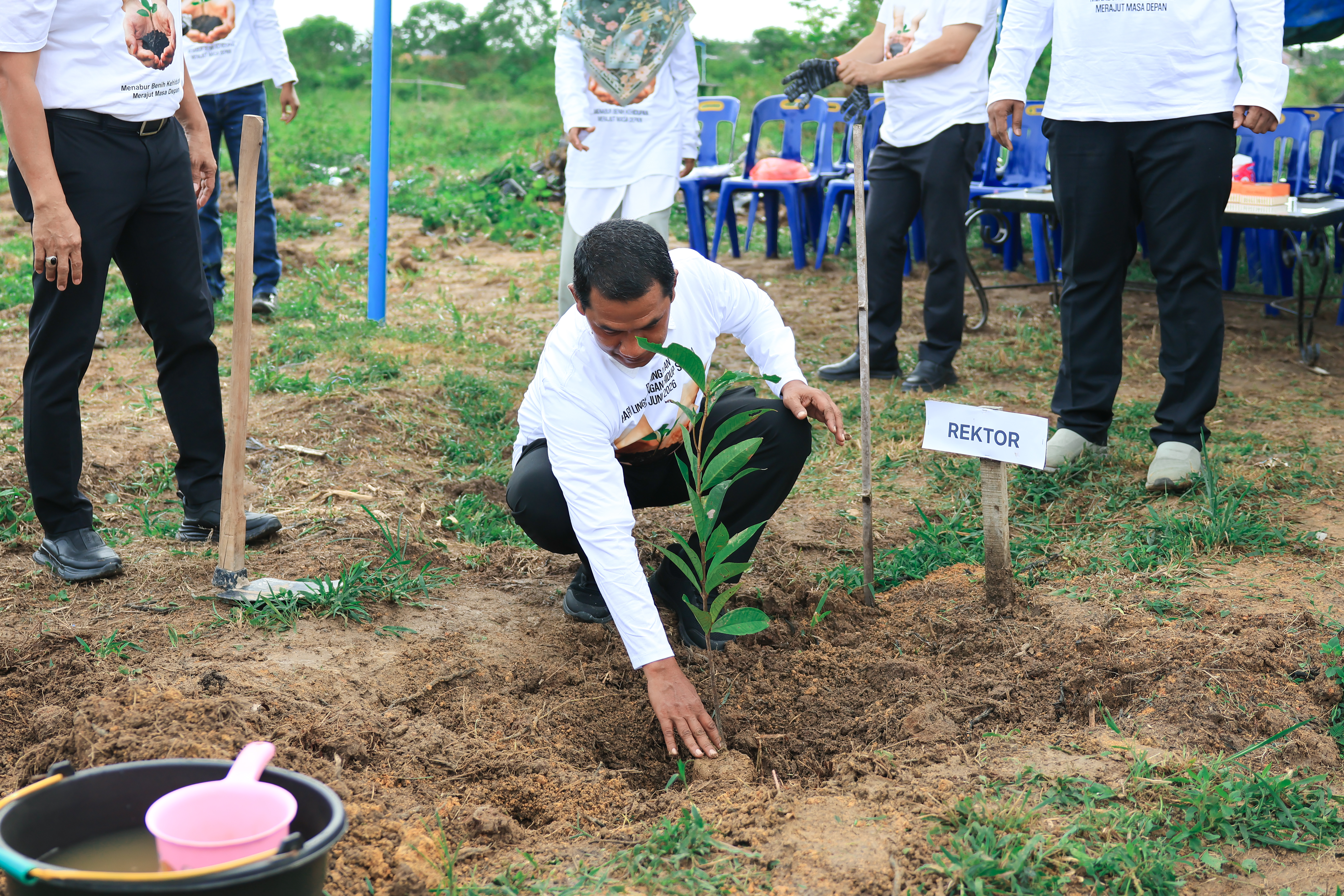 Unsam Tanam 500 Pohon dalam Gerakan Serentak Forum LPPM BKS-PTN Barat 2026